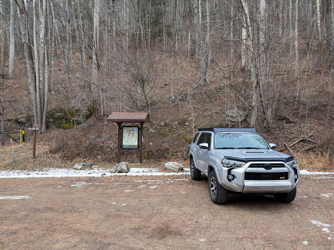 Parking for High Knob