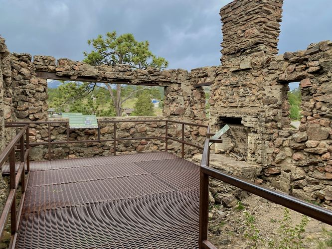 Inside the cabin ruins (with fireplace)