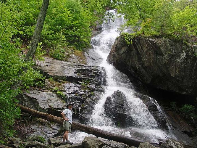 Default image for Apple Orchard Falls Hike, a 5.8-mile trail in Munford, VA (US)