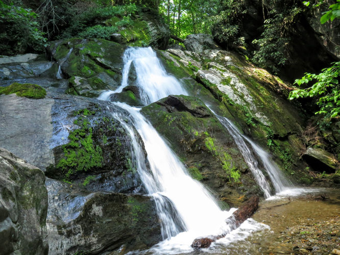 Default image for Basin Creek Hike, a 9.4-mile trail in Hays, NC (US)