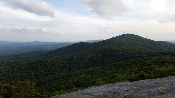 Default image for Beacon Heights Hike, a 0.8-mile trail in Linville, NC (US)