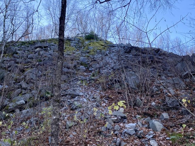 Tall rubble pile adjacent to Becket Quarry
