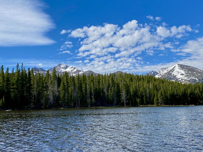 View of Bierstadt Lake and snow-capped rocky mountains