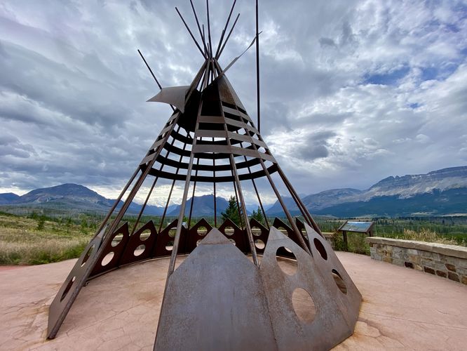 Metal lodge (tipi)