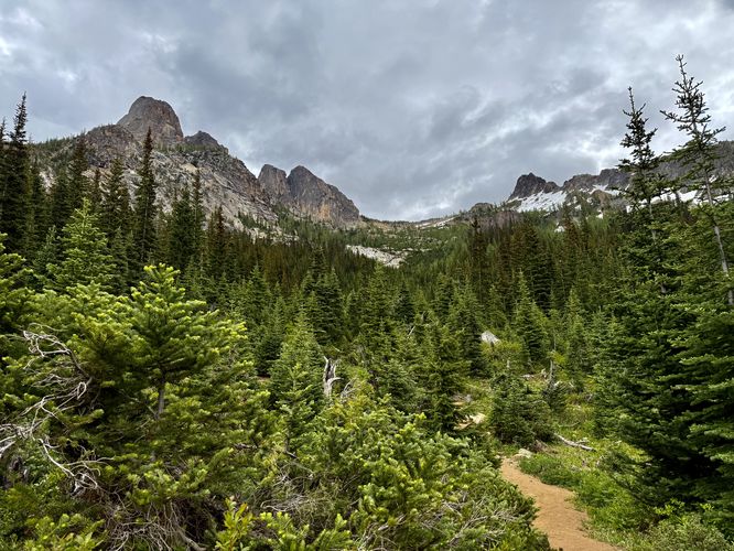 View of the Liberty Bell and Washington Pass climbing peaks from the trail