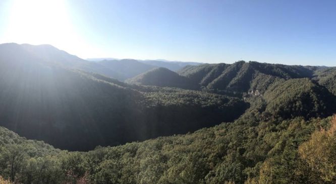 Default image for Breaks Interstate Park Hike, a 3.7-mile trail in Breaks, VA (US)
