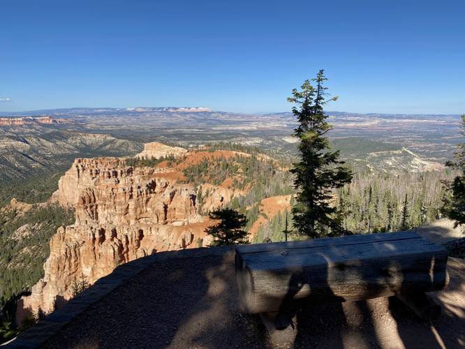 View of Bryce Canyon from the Bristlecone Loop Trail