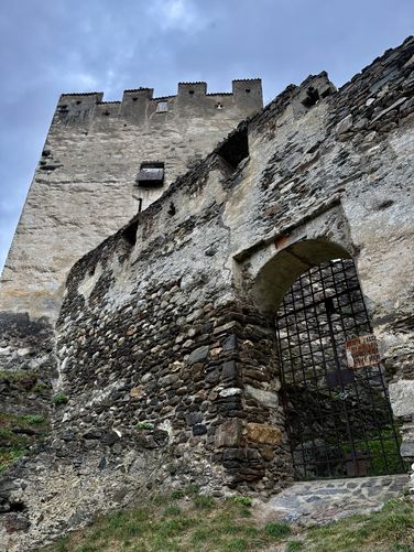 Castle gates of Montani di Sopra