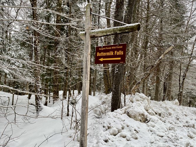 Buttermilk Falls trailhead sign
