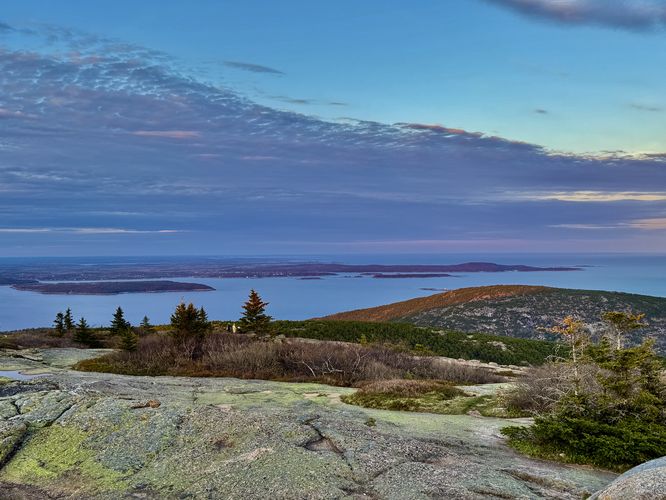 Picture 5 of Cadillac Summit Trail