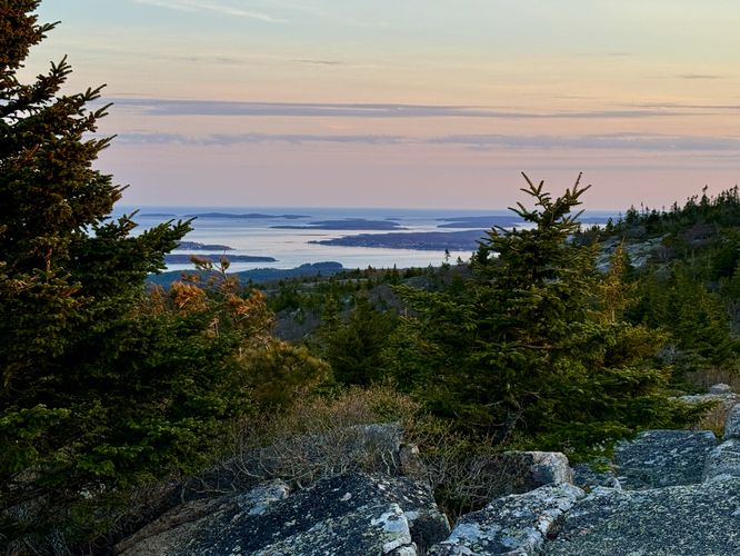 Picture 7 of Cadillac Summit Trail