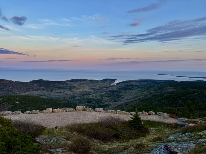Picture 10 of Cadillac Summit Trail