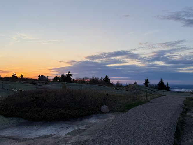 Picture 18 of Cadillac Summit Trail