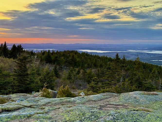 Picture 26 of Cadillac Summit Trail