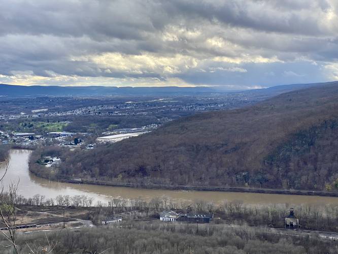 View of the Susquehanna River from Campbell's Ledge