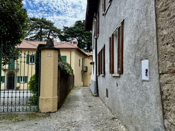 Continue the walk down Via Forno