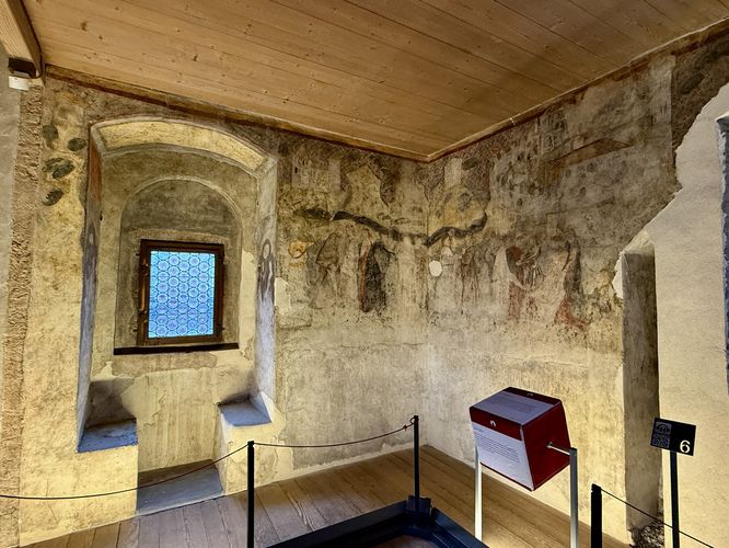 More frescoes in Castel Roncolo