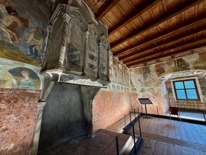 King Arthur frescoe room in the Summer Palace