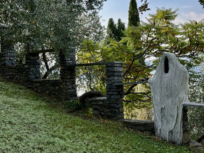 Picture 16 of Castle of Vezio