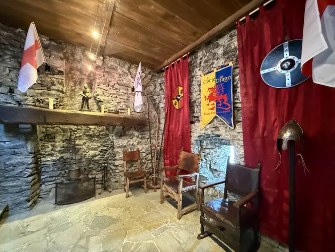 Picture 32 of Castle of Vezio