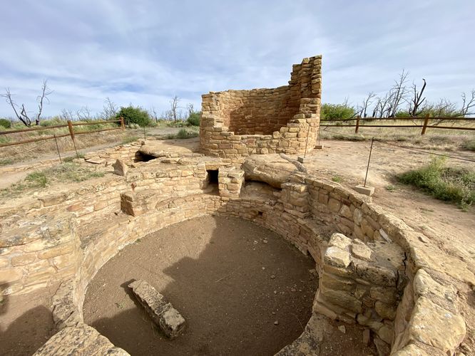 Cedar Tree Tower - ancient Puebloan kiva and tower (1000 CE - 1200 CE)