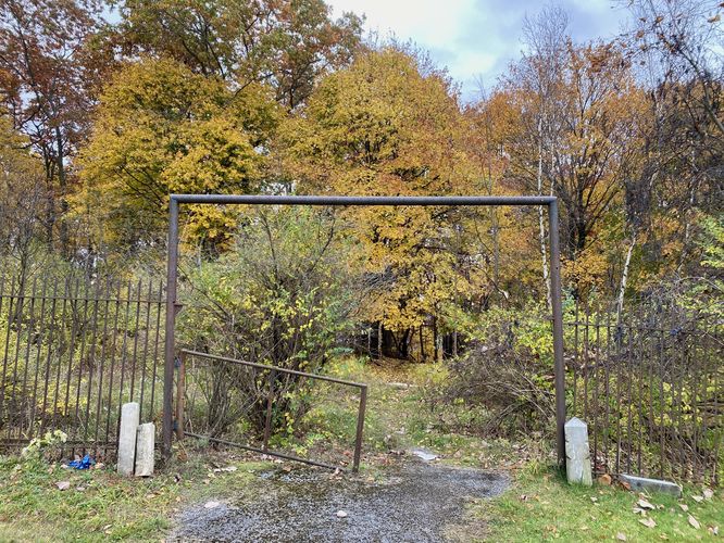 Old cemetery gate at the Odd Fellow Cemetery, Centralia