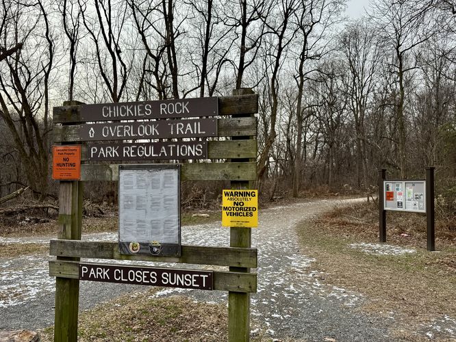 Chickies Rock Overlook trailhead