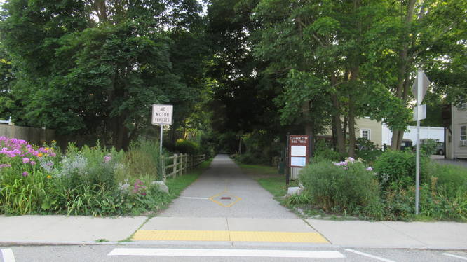 Trail entrance at Washington Street