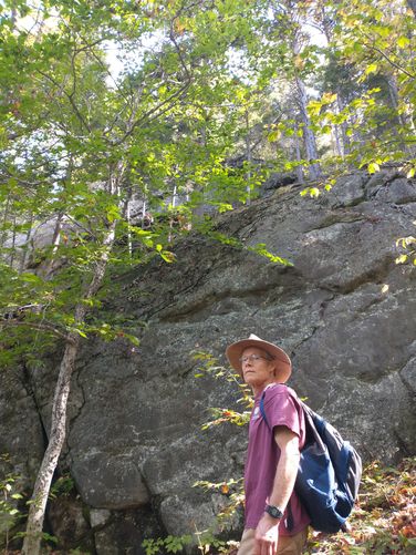 Impressive stone face alongside the trail 