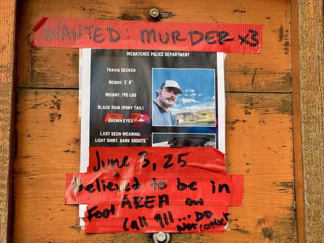 Wanted sign for Travis Decker