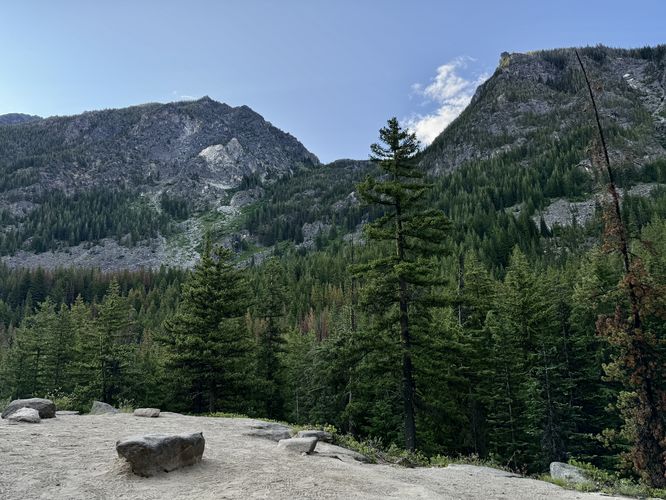View of peaks towering over the trail