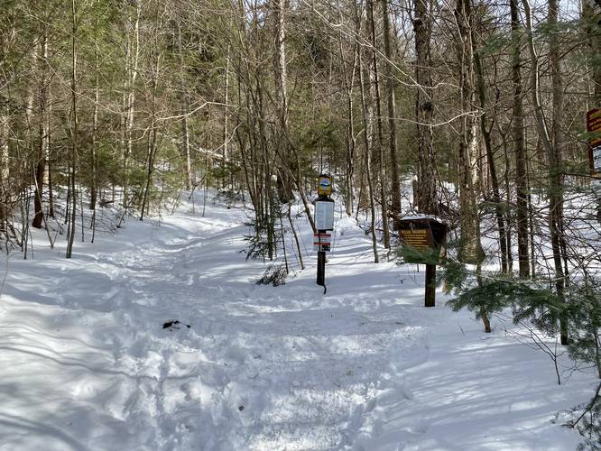 Copperas Pond Trail trailhead