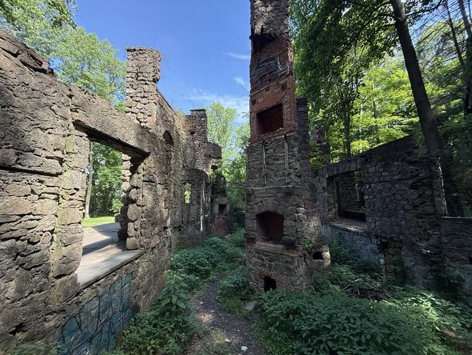 Picture 19 of Cornish Estate Ruins Trail