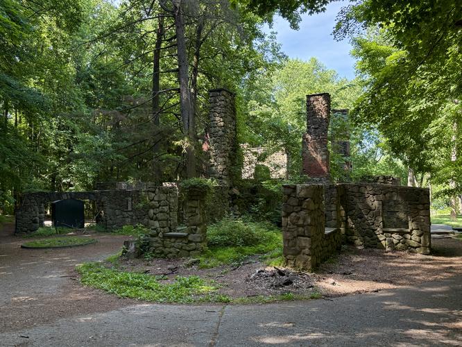 Picture 32 of Cornish Estate Ruins Trail