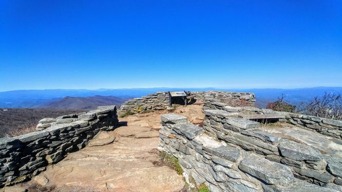 Picture 4 of Craggy Pinnacle Hike 042719