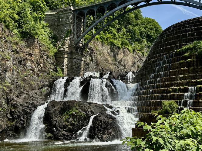 Picture 4 of Croton Gorge Waterfall Loop