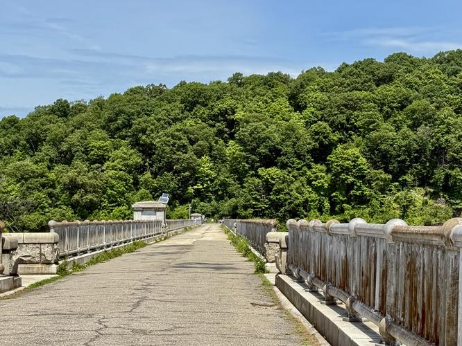 Picture 10 of Croton Gorge Waterfall Loop