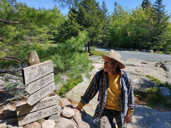 Summit marker