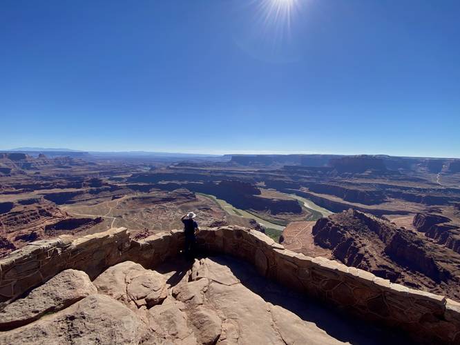 Cliff overlook at Dead Horse Point - view of the Colorado River