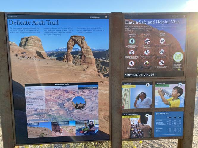 Delicate Arch Trail trailhead