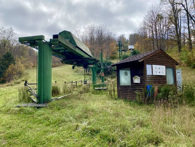 Abandoned ski lift