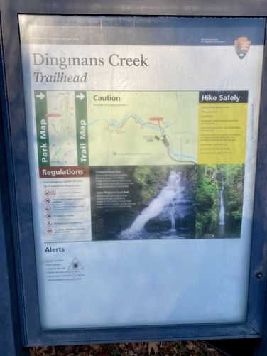 Dingmans Creek trailhead / Dingmans Falls Trail trailhead