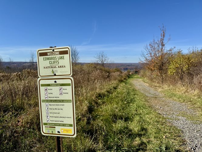 Edwards Lake Cliffs trailhead