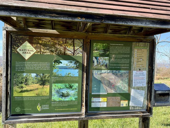 Trail kiosk for Edwards Lake Cliffs
