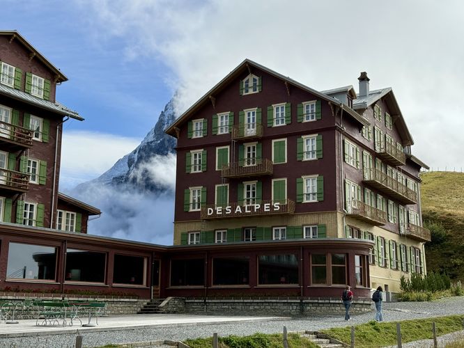 Eiger Walk Trail starts near Hotel Restaurant Bellevue des Alpes at Kleine Scheidegg