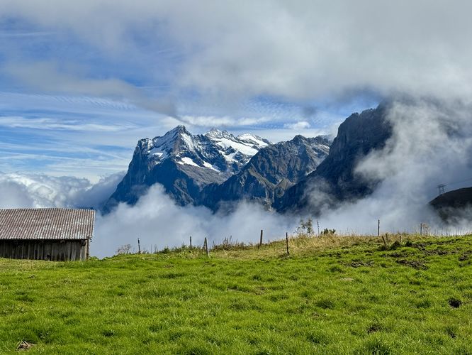 Picture 5 of Eiger Trail Hike