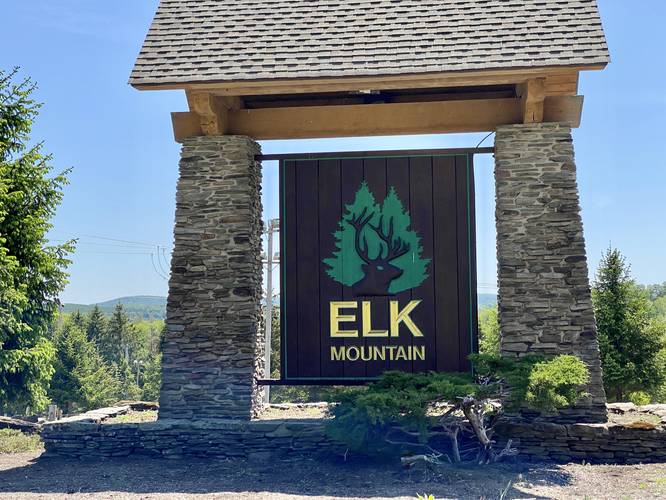 Elk Mountain Ski Resort entrance sign