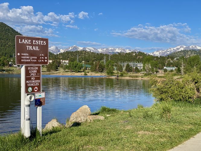 Lake Estes Trail trailhead
