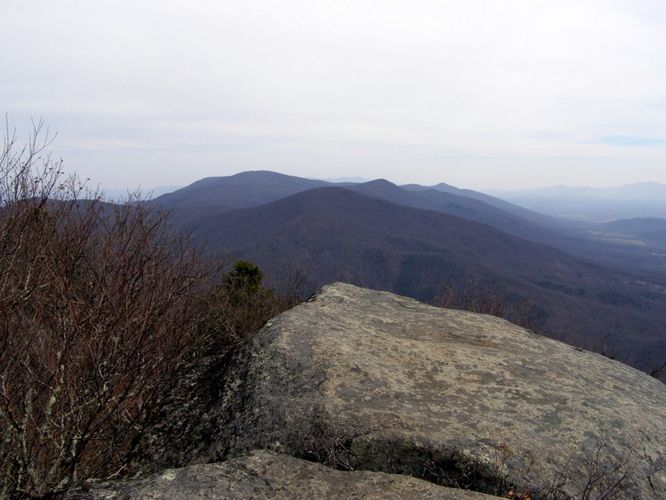 Default image for Fallingwater Cascades and Flat Top Mountain, a 7.6-mile trail in Munford, VA (US)
