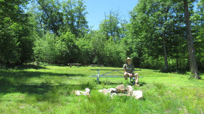 Picnic bench at the summit of Vista Trail